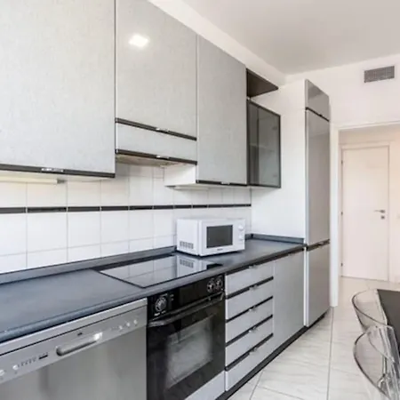 Comfort In Apartment *